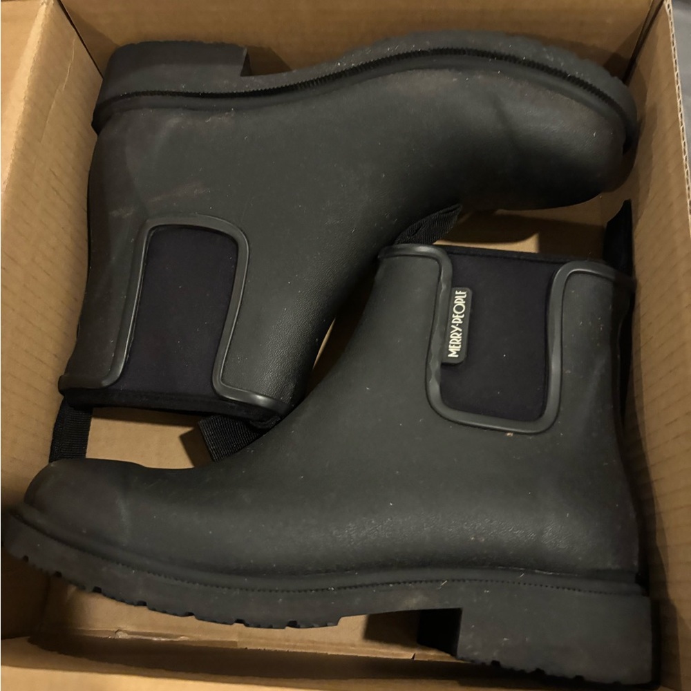 Merry People Black Ankle Rain Boots size 6